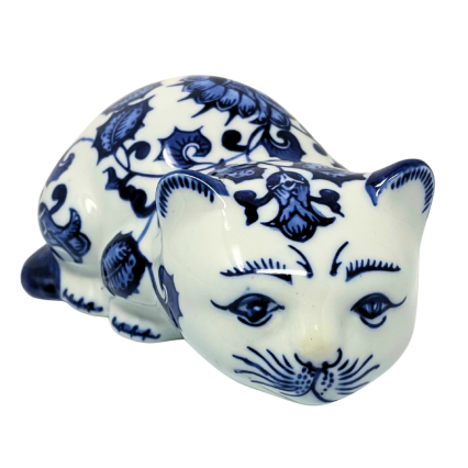 7" Blue & White Chinoiserie Porcelain Crouching Cat